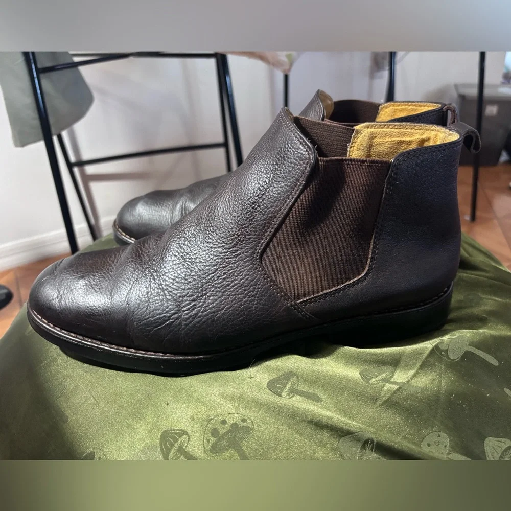 Sandro Dark Brown Leather Chukka Boots with Elastic Side Panels- calfskin